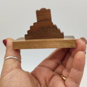 آرامگاه کوروش چوبی